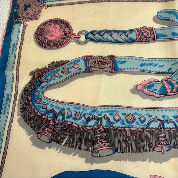 •Silk Handrolled Blue Pink Cream Graphic Square Scarf 22”x23” Made In Japan - Picture 7 of 14